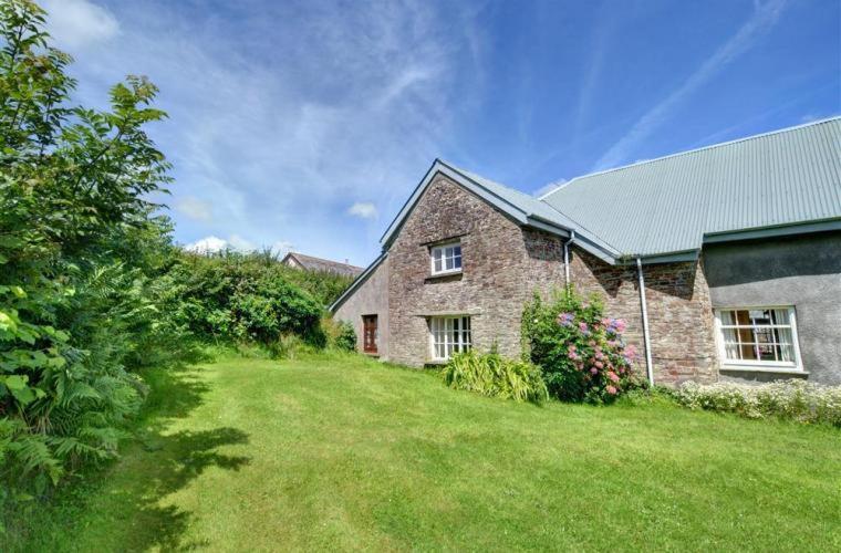 Well Farm Cottages North Tamerton Exterior photo